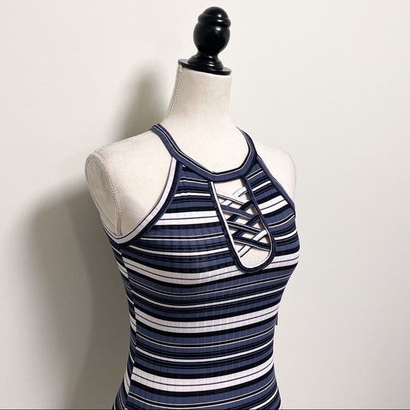 Wishful Park Ribbed Stripe Key Hole Sleeveless Tank NWT Juniors Small Racerback - Picture 3 of 7